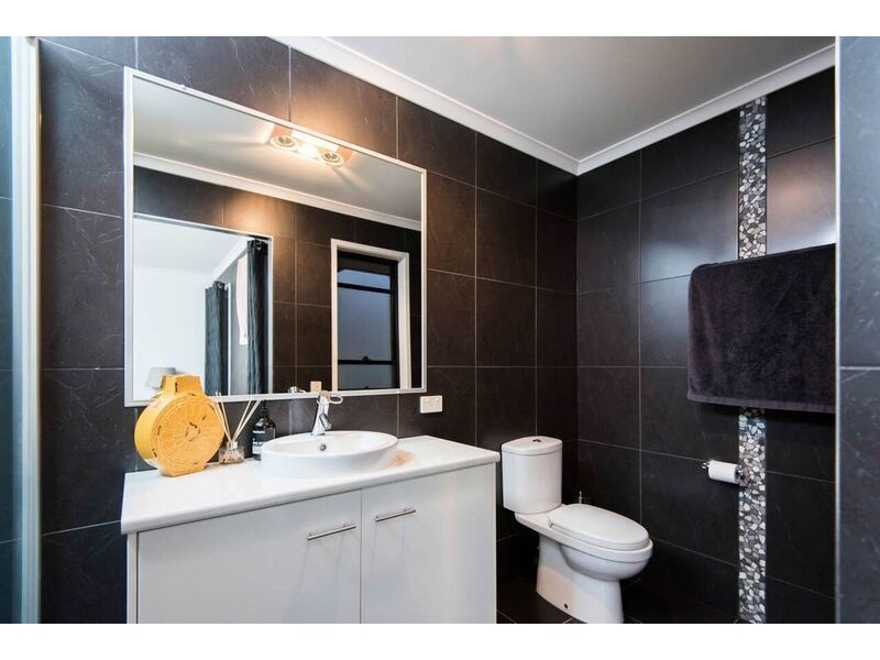 5 Dixon Court, Mooloolah Valley QLD 4553