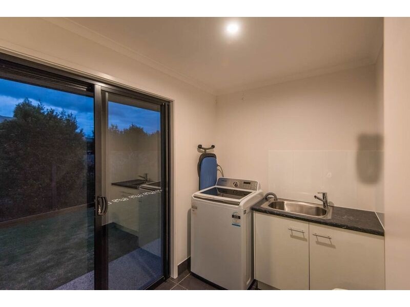 5 Dixon Court, Mooloolah Valley QLD 4553