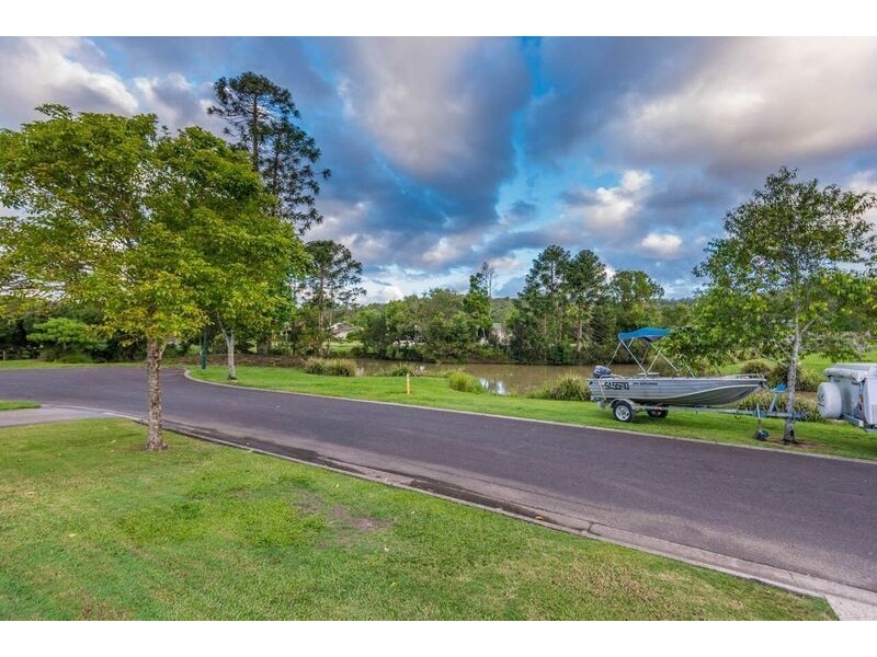 5 Dixon Court, Mooloolah Valley QLD 4553