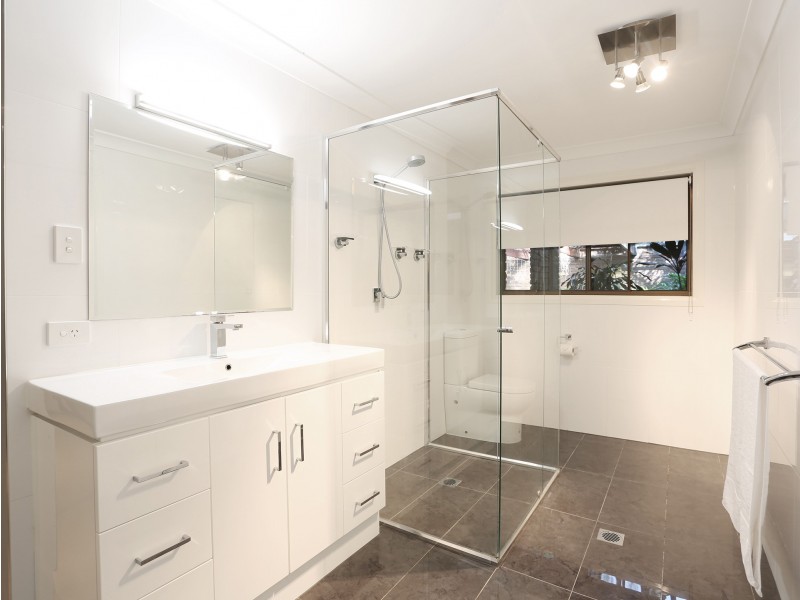 4 Mooralla Street, Tallai QLD 4213