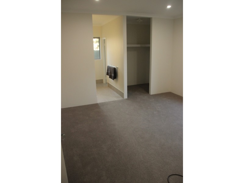 2 Croydon Street, Bellevue WA 6056