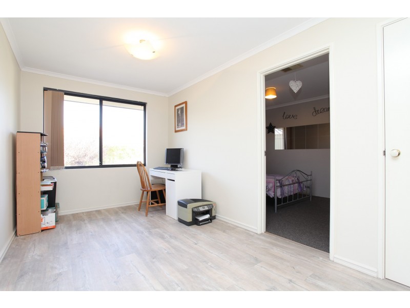 21 Kartner Road, Tapping WA 6065