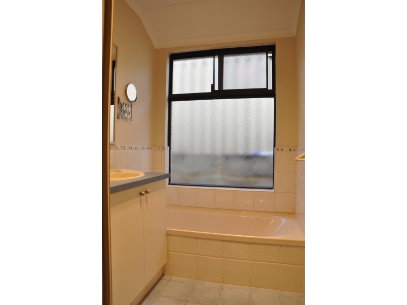21 Kartner Road, Tapping WA 6065