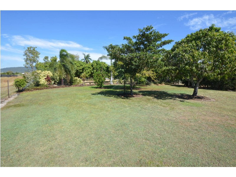 12 Armidale Avenue, Balgal Beach QLD 4816