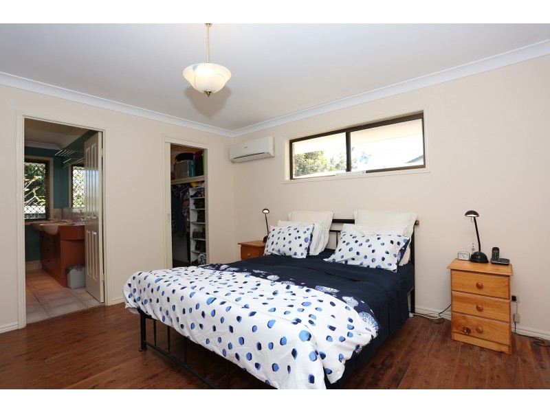 8 Bloodwood Court, Rothwell QLD 4022