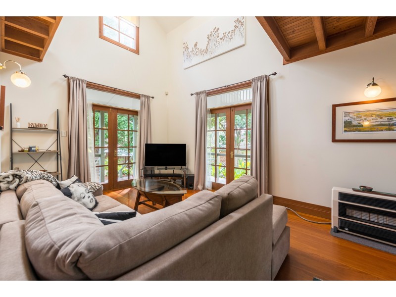 7 Marlin Place, Sussex Inlet NSW 2540