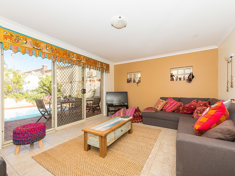 13 Truslove Close, Willagee WA 6156