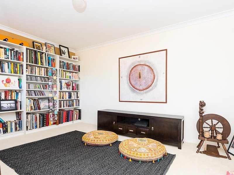 13 Truslove Close, Willagee WA 6156