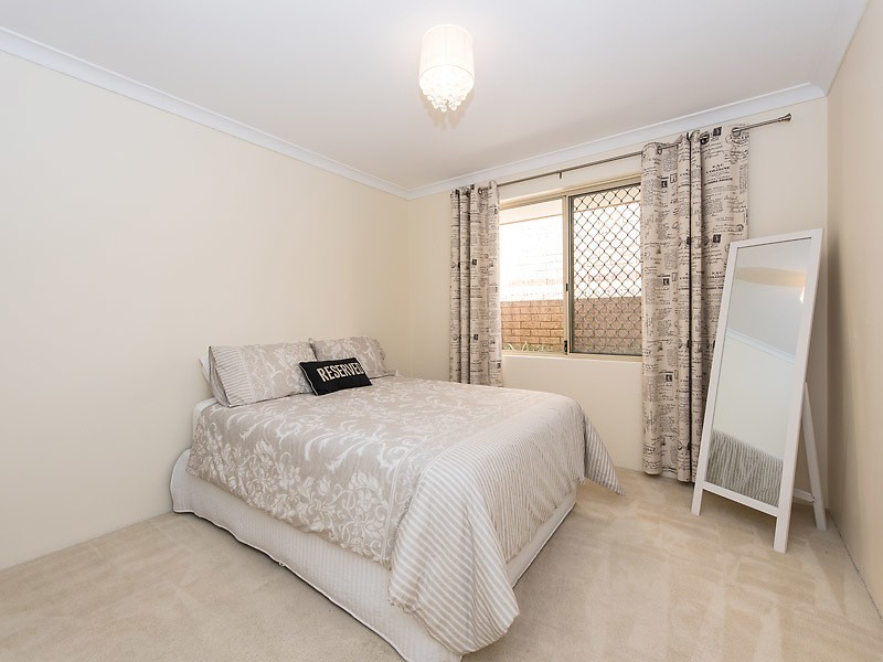 13 Truslove Close, Willagee WA 6156
