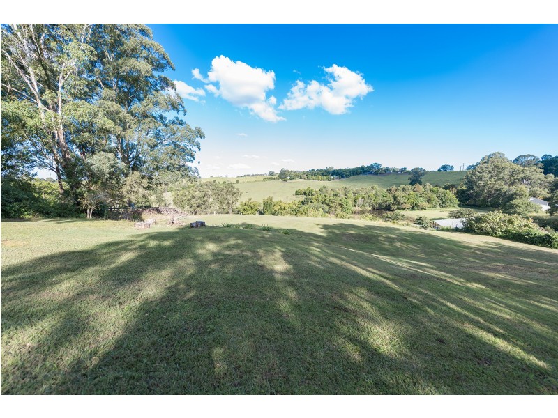 25 Angus Crescent, Kureelpa QLD 4560