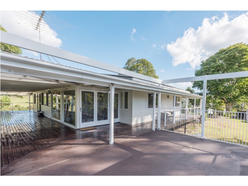 25 Angus Crescent, Kureelpa QLD 4560