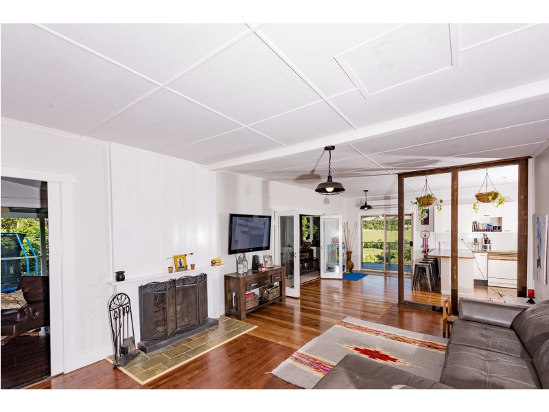 25 Angus Crescent, Kureelpa QLD 4560