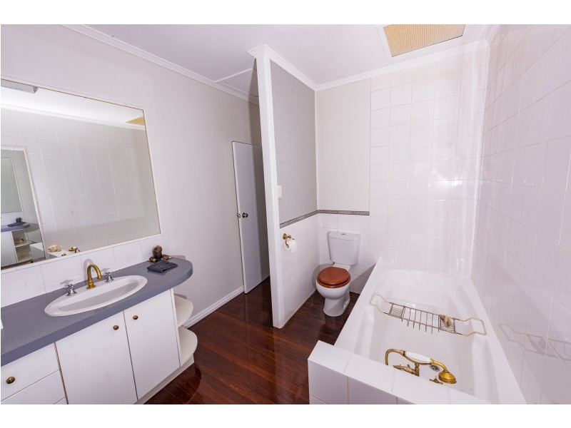 25 Angus Crescent, Kureelpa QLD 4560