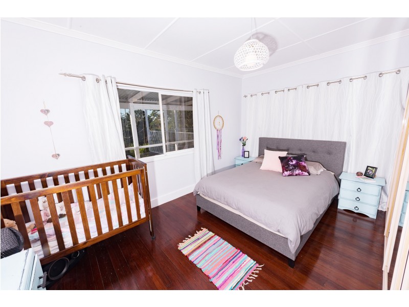 25 Angus Crescent, Kureelpa QLD 4560