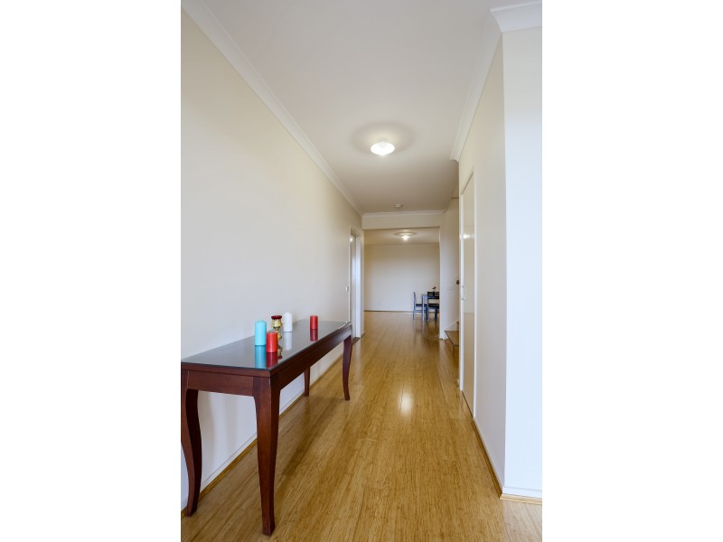 8 Lawson Drive, Lakes Entrance VIC 3909