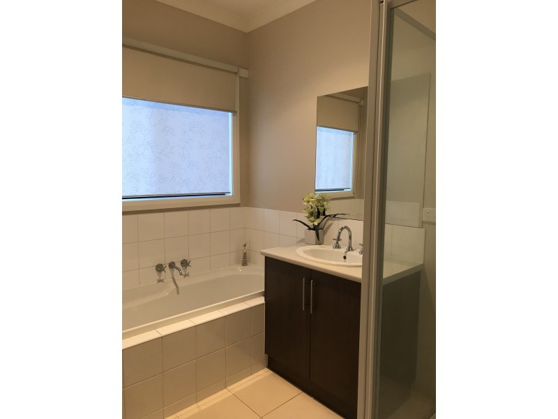 3 Jess Way, Sebastopol VIC 3356