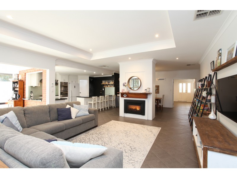 9 Sawley Close, Golden Bay WA 6174