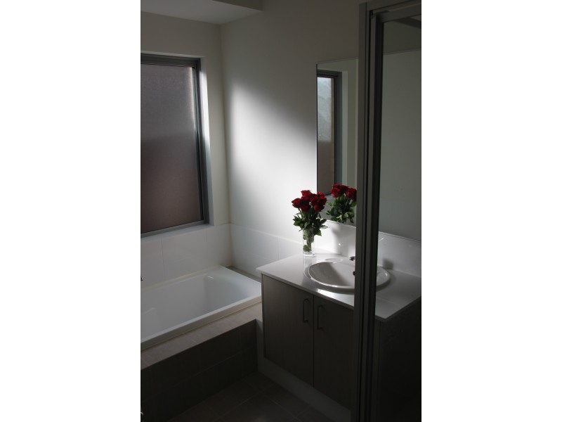 2/4 Russell Road, Greenmount WA 6056