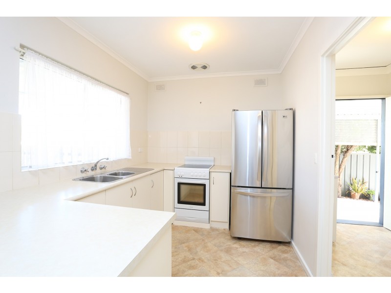2/1 Hunt Crescent, Christies Beach SA 5165