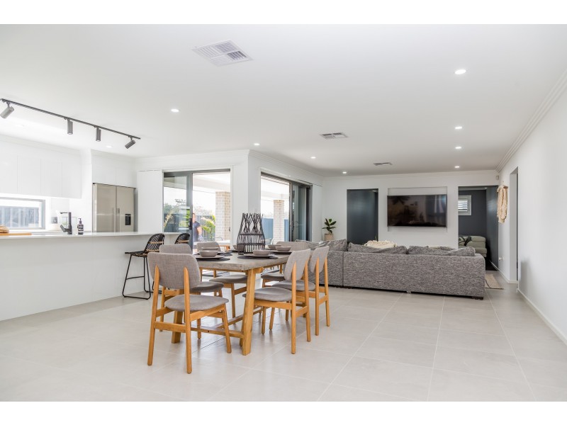 48 Corella Crescent, Sanctuary Point NSW 2540