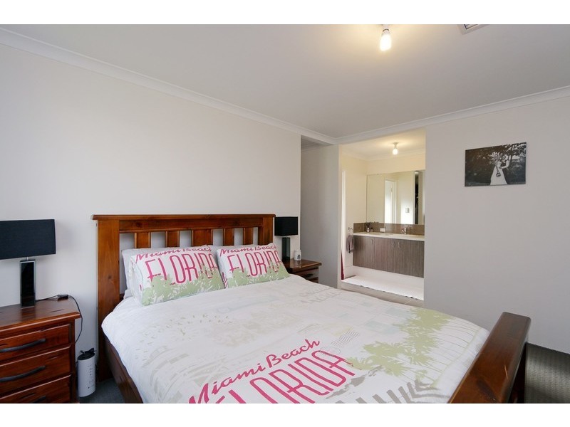 4 Opal Way, Wellard WA 6170