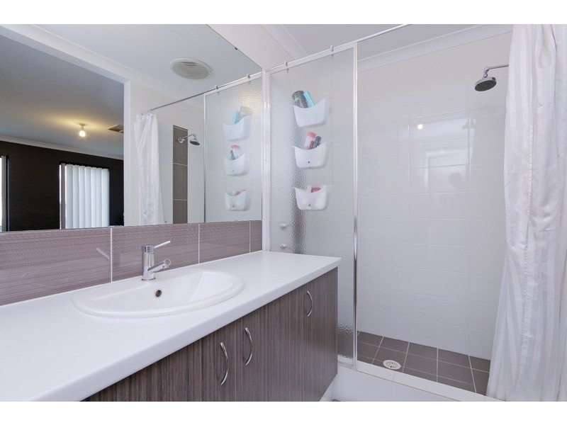 4 Opal Way, Wellard WA 6170