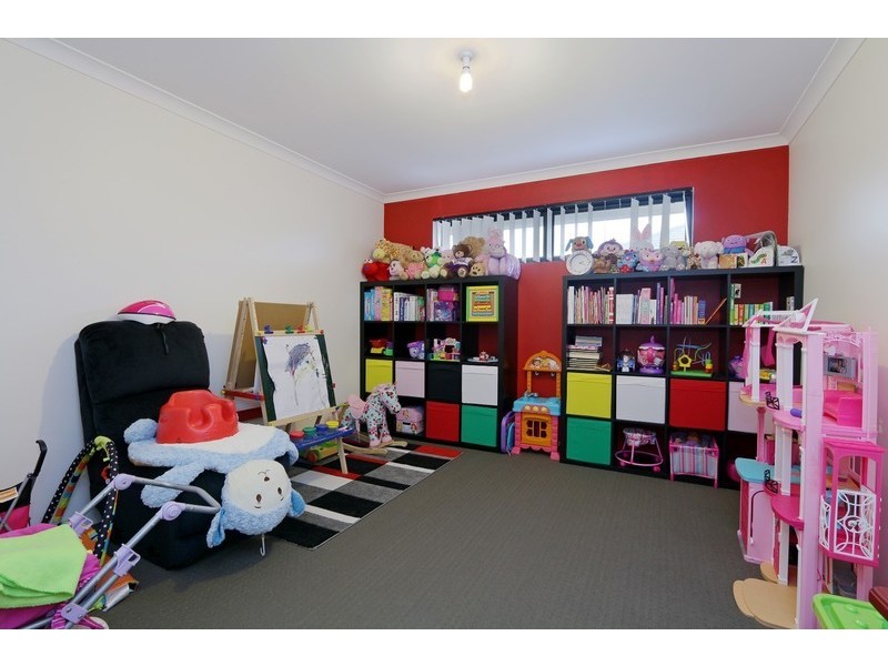 4 Opal Way, Wellard WA 6170
