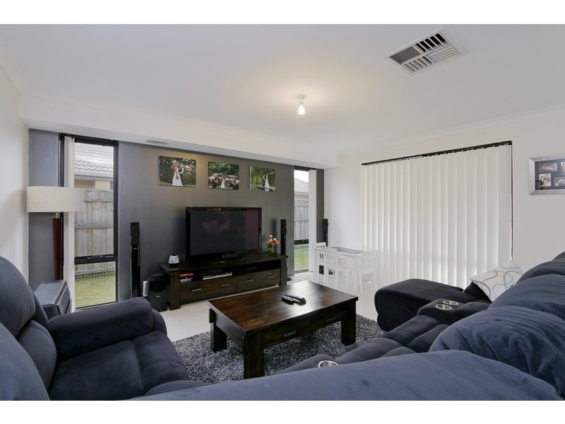 4 Opal Way, Wellard WA 6170