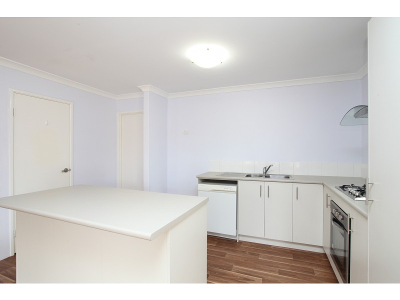 2/4 Yanderra Court, Stratton WA 6056