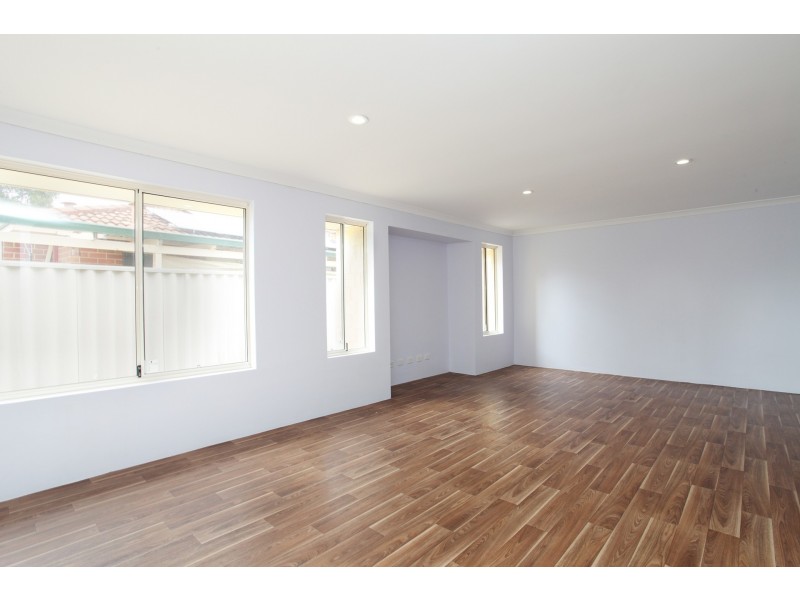 2/4 Yanderra Court, Stratton WA 6056