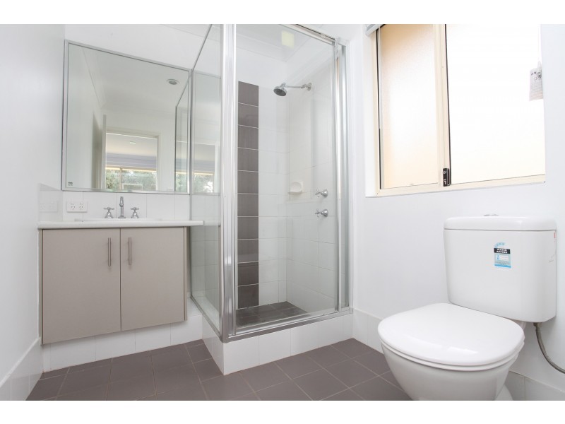 2/4 Yanderra Court, Stratton WA 6056