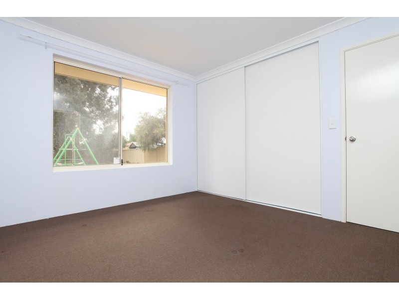 2/4 Yanderra Court, Stratton WA 6056