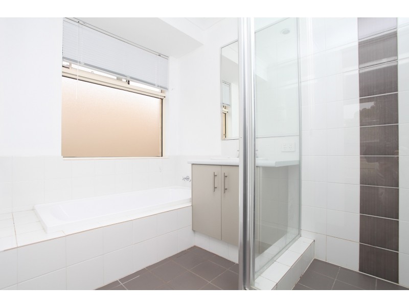 2/4 Yanderra Court, Stratton WA 6056