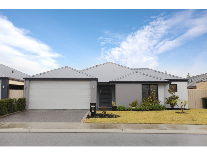 14 Clivia Heights, Sinagra WA 6065