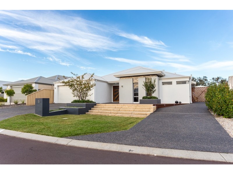 5 Cygnet Court, Millbridge WA 6232