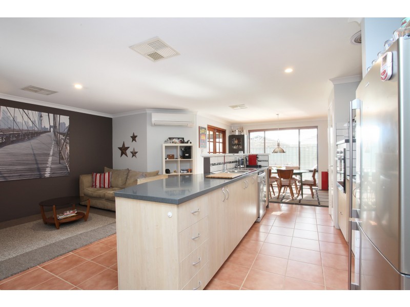 91 Foxton Boulevard, High Wycombe WA 6057