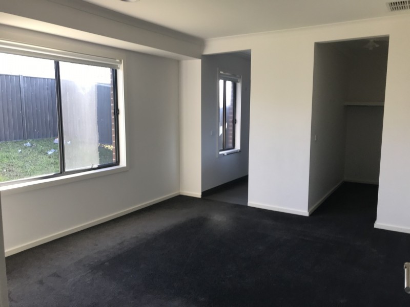 15 Murrayfield Street, Cranbourne East VIC 3977