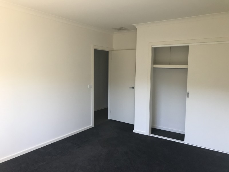 15 Murrayfield Street, Cranbourne East VIC 3977