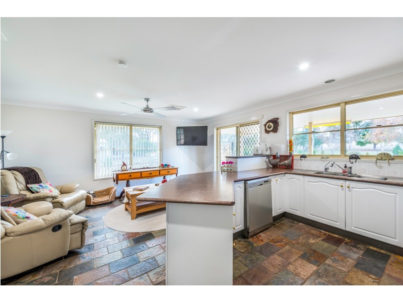 53 Jukes Lane, Cowra NSW 2794