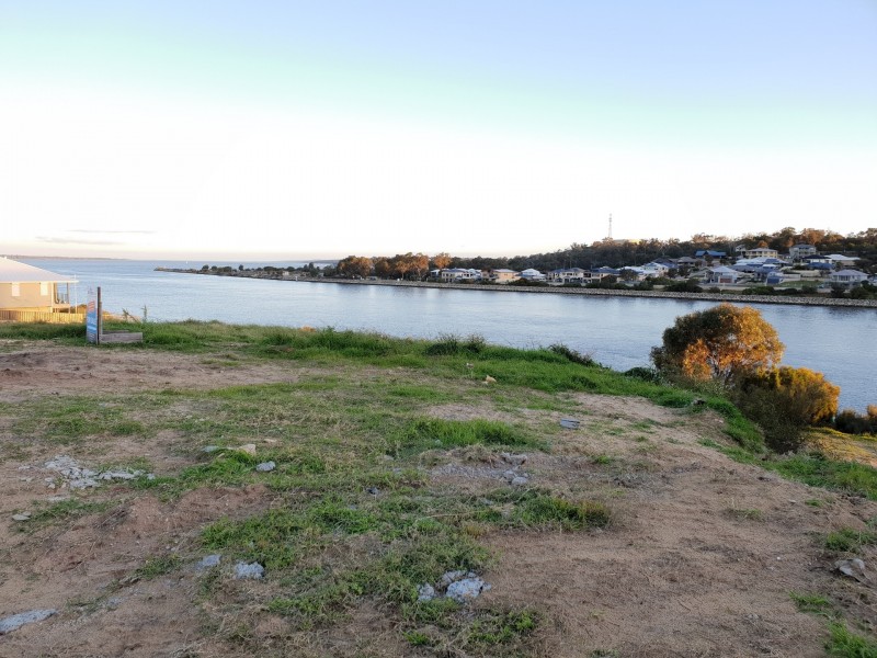 12 Spoonbill Retreat, Wannanup WA 6210