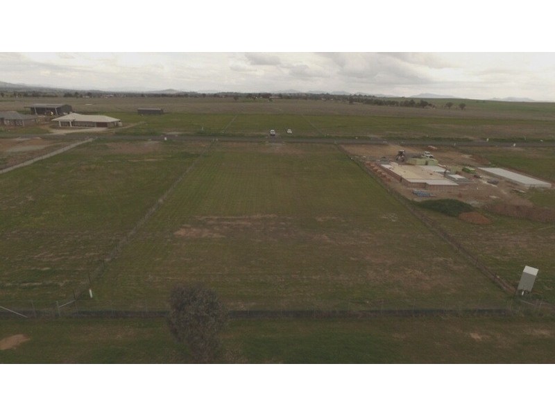 22 Rodeo Drive, Tamworth NSW 2340