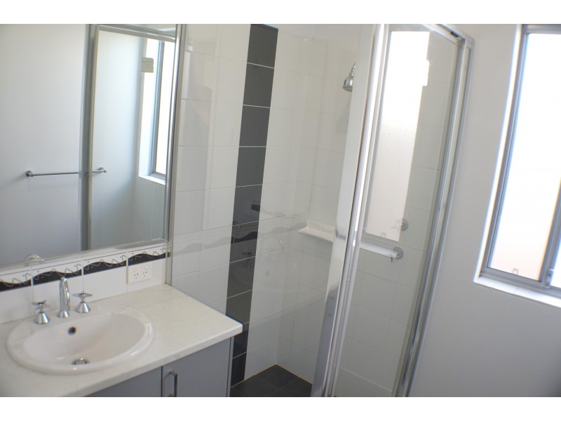 6a Farnham Street, Bentley WA 6102