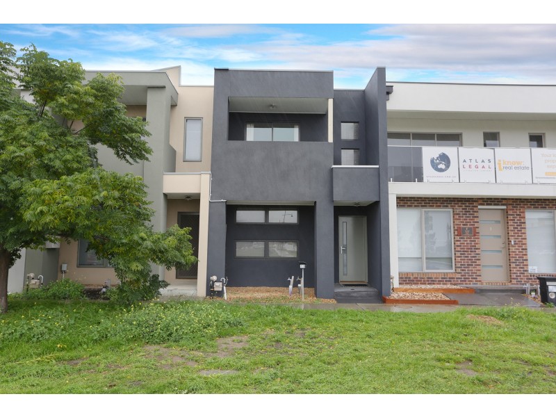 71 Clarendon Avenue, Craigieburn VIC 3064