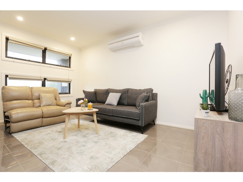 71 Clarendon Avenue, Craigieburn VIC 3064