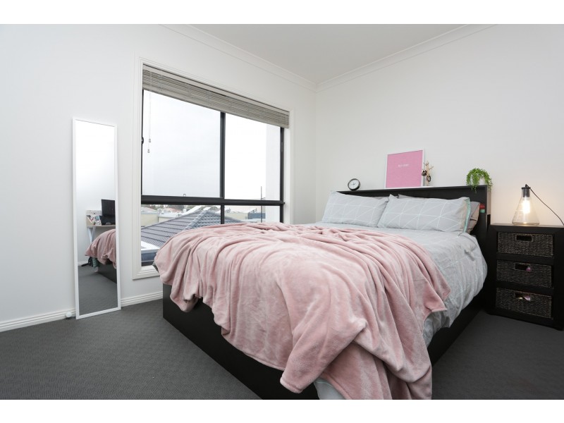 71 Clarendon Avenue, Craigieburn VIC 3064