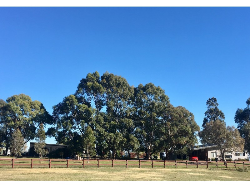 2 Granite Hills Rd, Highlands VIC 3660