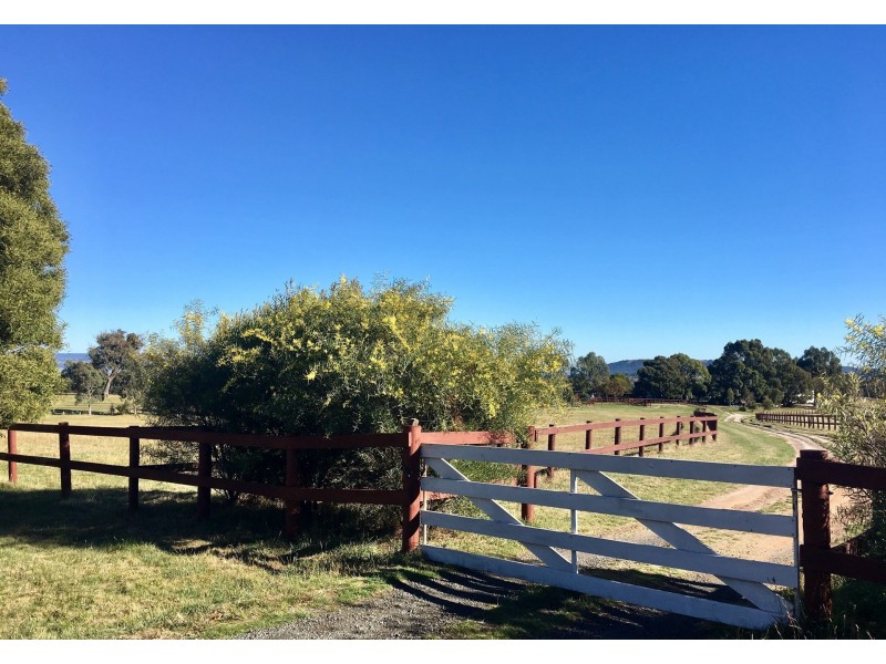 2 Granite Hills Rd, Highlands VIC 3660