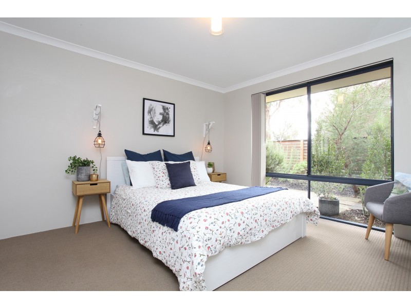 6 Kwella Entrance, Greenfields WA 6210