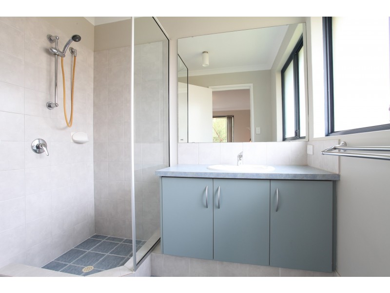 6 Kwella Entrance, Greenfields WA 6210