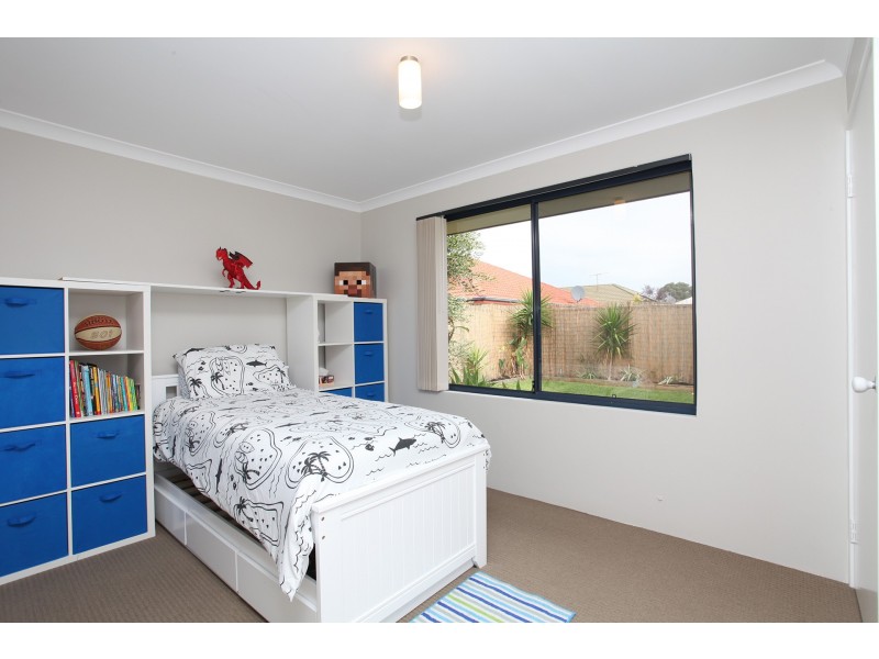 6 Kwella Entrance, Greenfields WA 6210